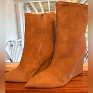 Schutz Suede Wedge Booties 8.5 Nude Beige Leather Sole Like New